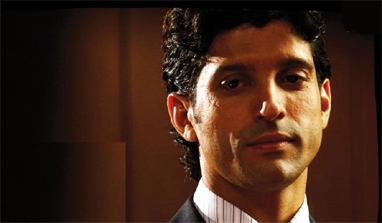 Farhan Akhtar calls out for proper sanitation in trains